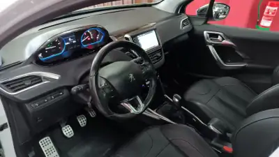 Peugeot 2008 2015 - 11490 EUR, 92490 km - AUTO.MOTO.pt - 92490km - foto 28 de 72