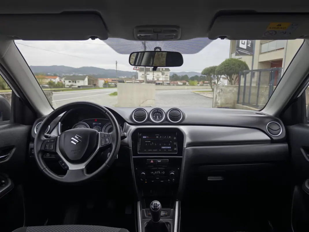 Suzuki Vitara 2019 - 15990 EUR, 77000 km - AUTO.MOTO.pt - 77000km - foto 10 de 32