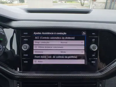 Volkswagen T-Cross 2019 - 17990 EUR, 105000 km - AUTO.MOTO.pt - 105000km - foto 32 de 39