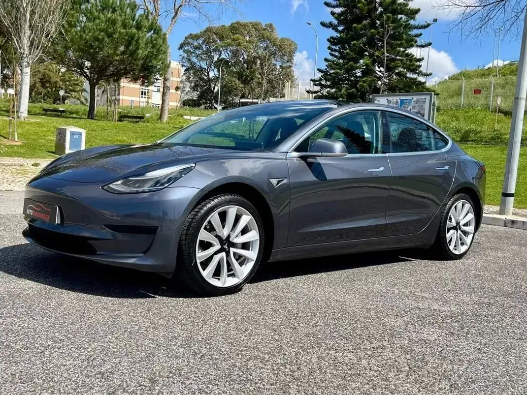 Tesla Model 3 2019 - 23990 EUR, 83000 km - AUTO.MOTO.pt - 83000km - foto 2 de 26