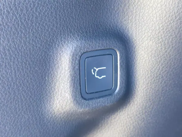 Jeep Compass 2020 - 22990 EUR, 79241 km - AUTO.MOTO.pt - 79241km - foto 19 de 30