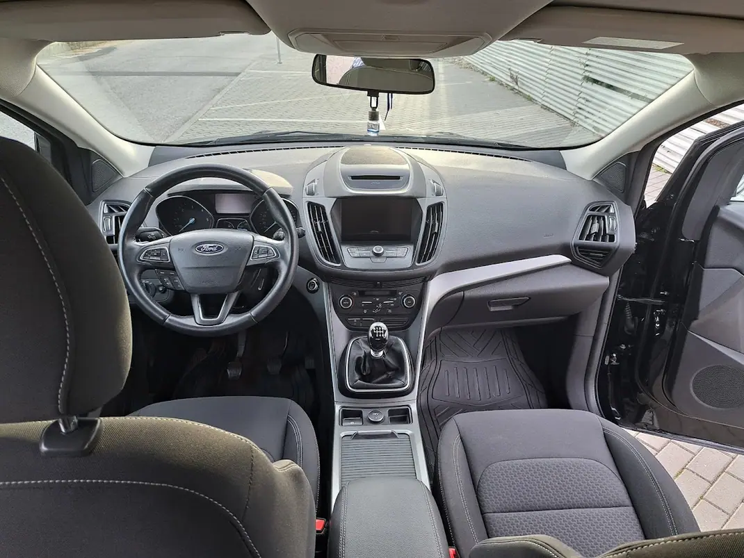 Ford Kuga 2019 - 13250 EUR, 123000 km - 123000km - foto 8 de 10