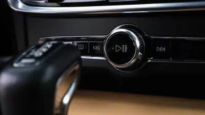 Volvo S90 2016 - 24750 EUR, 266000 km - AUTO.MOTO.pt - 266000km - foto 28 de 50