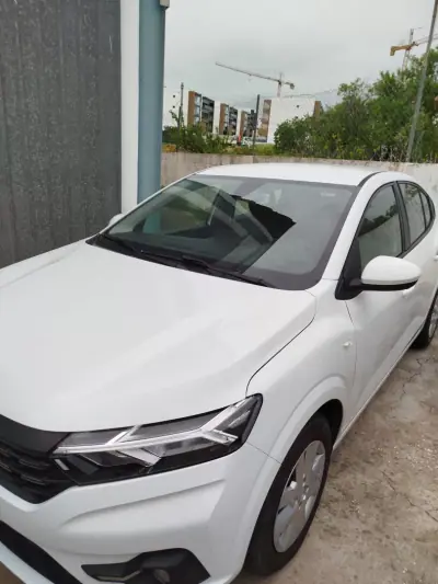 Dacia Logan 2022 - 16000 EUR, 21230 km - AUTO.MOTO.pt - 21230km - foto 4 de 12