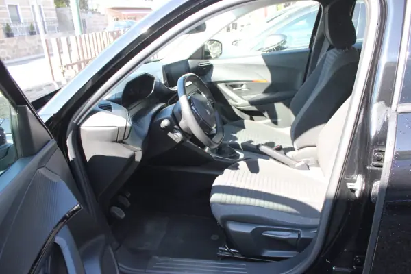 Peugeot 2008 2022 - 19750 EUR, 92250 km - AUTO.MOTO.pt - 92250km - foto 10 de 22