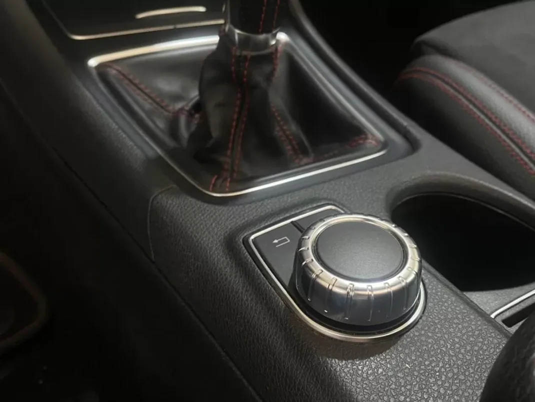 Mercedes-Benz CLA 180 2016 - 22900 EUR, 149000 km - AUTO.MOTO.pt - 149000km - foto 18 de 20
