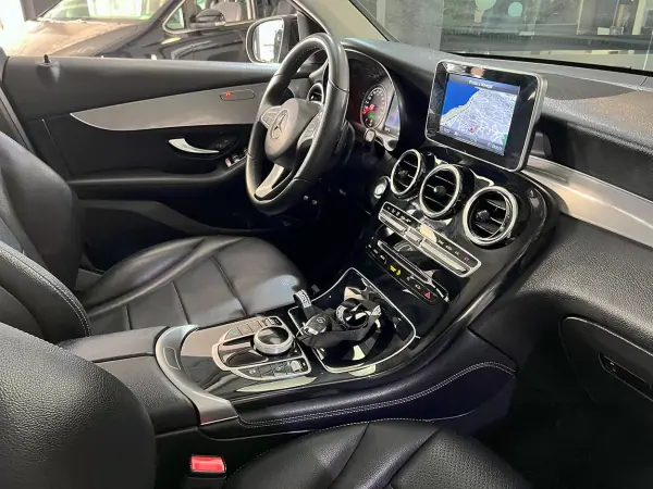 Mercedes-Benz GLC 220 2018 - 35600 EUR, 100274 km - AUTO.MOTO.pt - 100274km - foto 11 de 21
