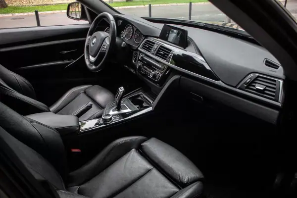 BMW 318 Gran Turismo 2019 - 21900 EUR, 233336 km - 233336km - foto 22 de 36