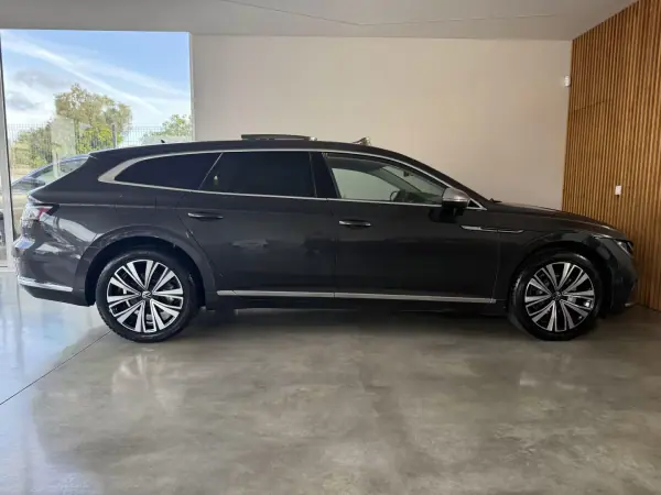 Volkswagen Arteon Shooting Brake 2021 - 23500 EUR, 168600 km - AUTO.MOTO.pt - 168600km - foto 16 de 144