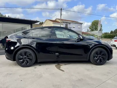 Tesla Model Y 2024 - 37999 EUR, 35000 km - AUTO.MOTO.pt - 35000km - foto 20 de 22