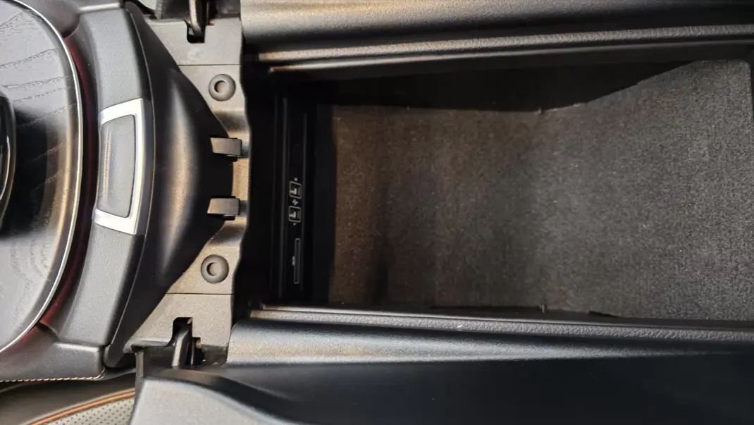 Mercedes-Benz CLS 400 2019 - 44500 EUR, 165703 km - AUTO.MOTO.pt - 165703km - foto 55 de 73