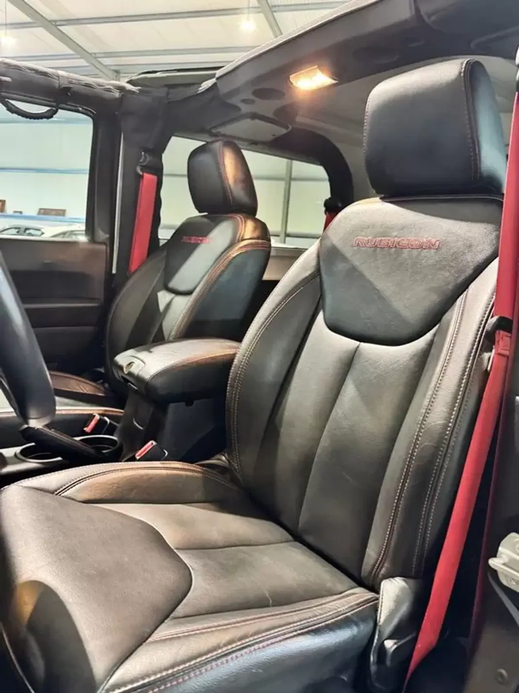 Jeep Wrangler 2019 - 65000 EUR, 19000 km - 19000km - foto 36 de 60