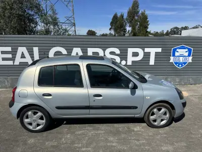 Renault Clio 2002 - 2750 EUR, 240000 km - AUTO.MOTO.pt - 240000km - foto 6 de 25