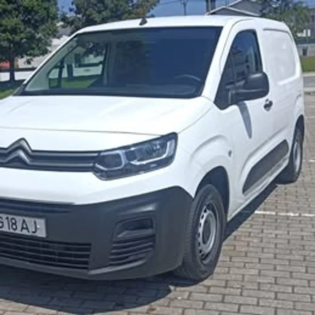 Citroën Berlingo 2021 - 7999 EUR, 400000 km - AUTO.MOTO.pt - 400000km - foto 1 de 1