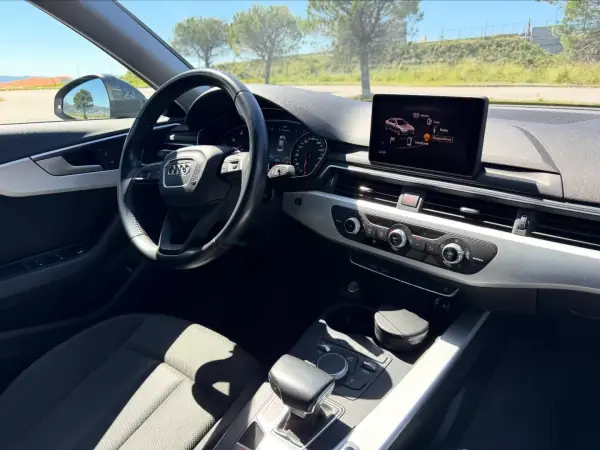 Audi A4 2018 - 18950 EUR, 256000 km - AUTO.MOTO.pt - 256000km - foto 10 de 14