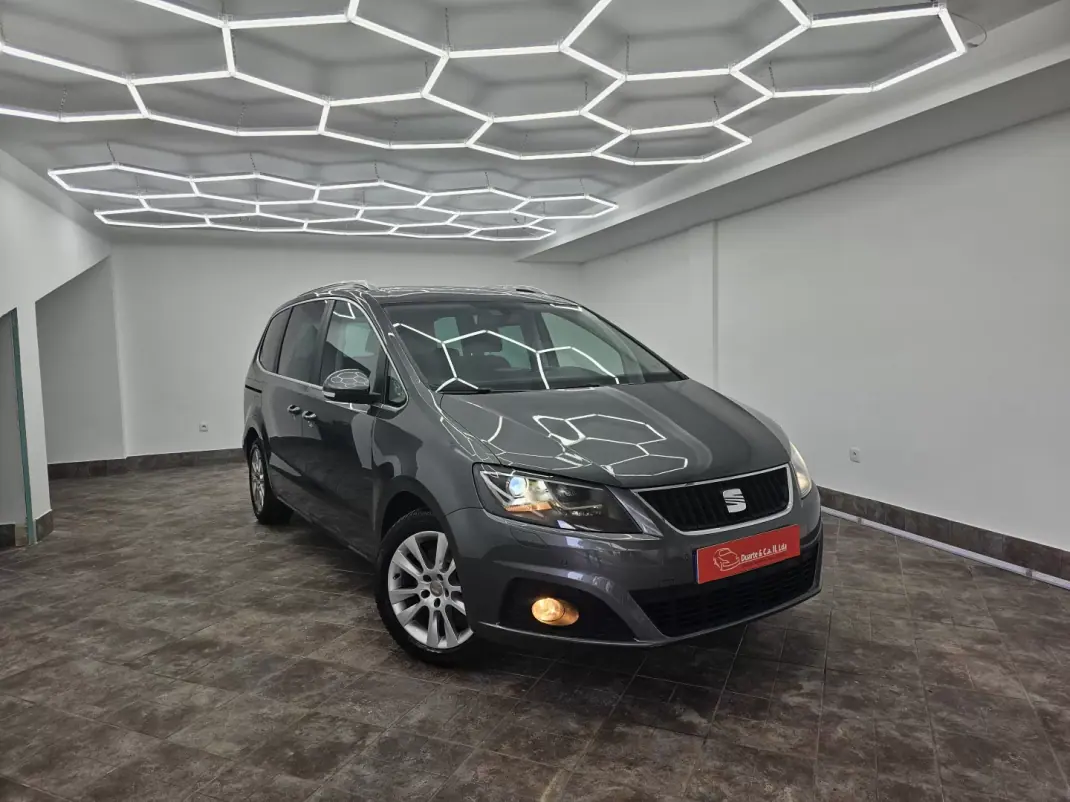 SEAT Alhambra 2011 - 12650 EUR, 216141 km - AUTO.MOTO.pt - 216141km - foto 1 de 51