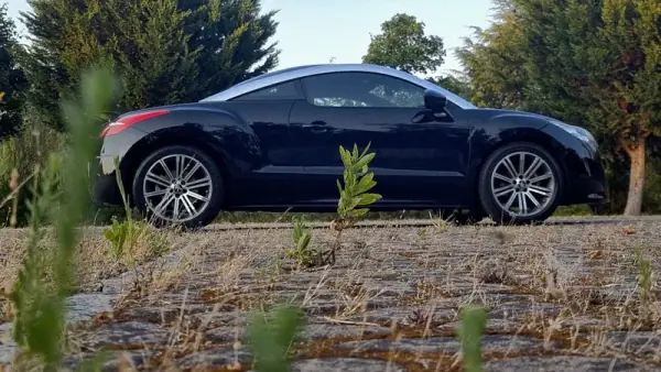 Peugeot RCZ 2011 - 12500 EUR, 94000 km - AUTO.MOTO.pt - 94000km - foto 18 de 19