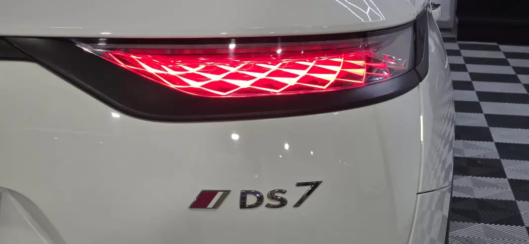 DS DS7 Crossback 2019 - 20990 EUR, 170000 km - AUTO.MOTO.pt - 170000km - foto 22 de 59