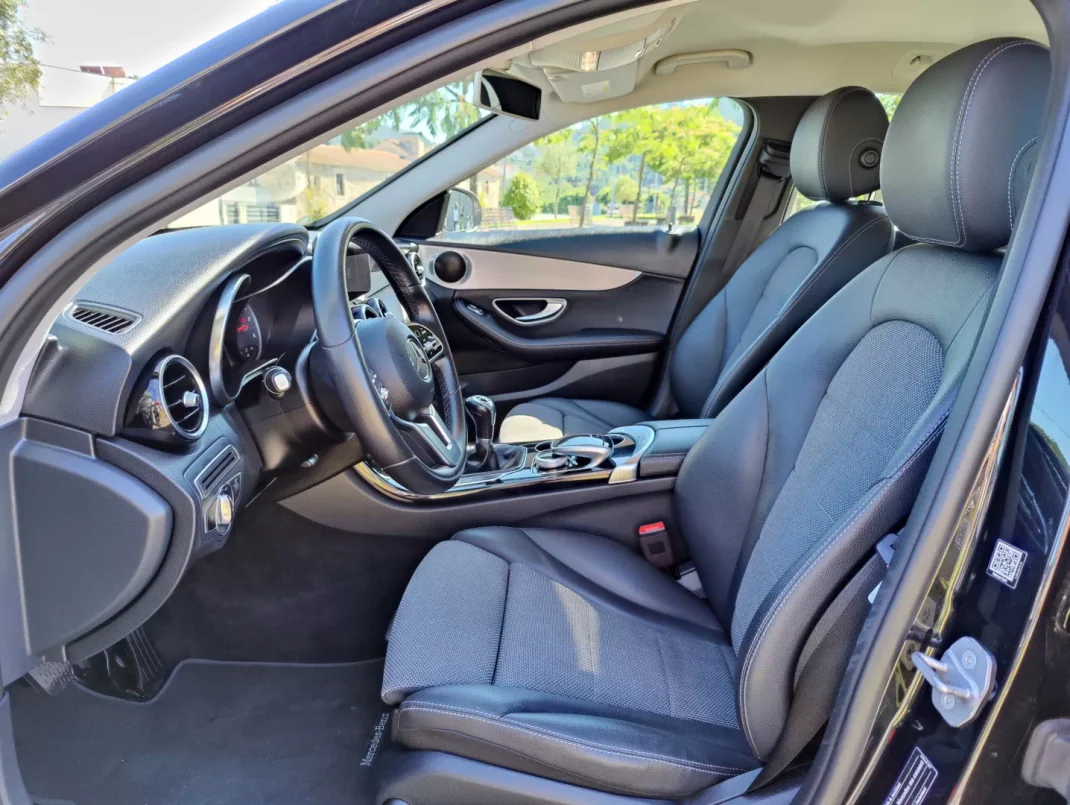 Mercedes-Benz C 180 2019 - 22950 EUR, 142123 km - AUTO.MOTO.pt - 142123km - foto 9 de 11