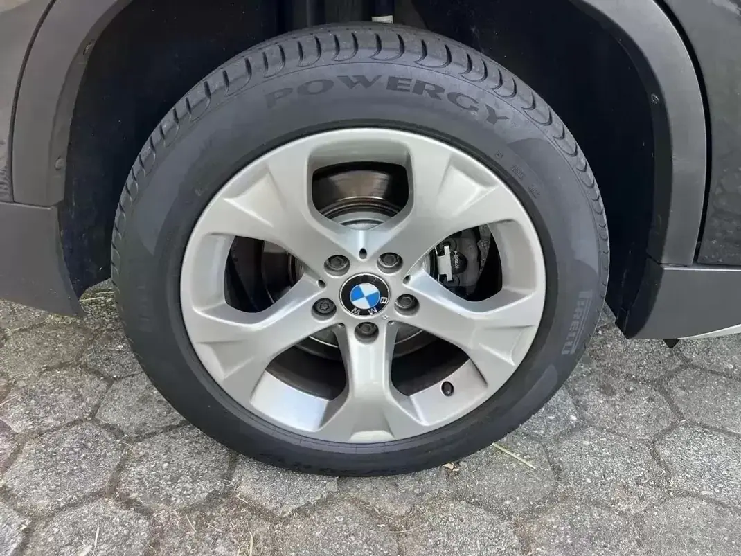 BMW X1 2011 - 12900 EUR, 292000 km - AUTO.MOTO.pt - 292000km - foto 7 de 13