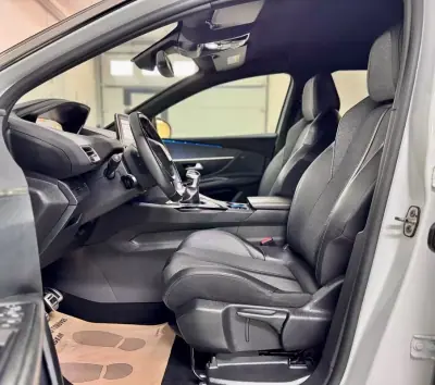 Peugeot 3008 2017 - 16950 EUR, 129000 km - AUTO.MOTO.pt - 129000km - foto 25 de 60