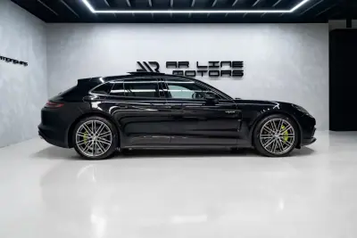 Porsche Panamera Sport Turismo 2020 - 63950 EUR, 111000 km - AUTO.MOTO.pt - 111000km - foto 8 de 53