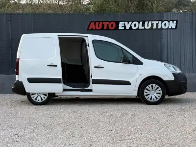 Citroën BERLINGO 1.6hdi 3L AUTOMATICA 2017 - 9950 EUR, 219000 km - AUTO.MOTO.pt - 219000km - foto 2 de 23