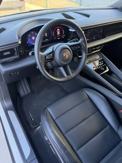 Porsche Macan 2025 - 79900 EUR, 19000 km - 19000km - foto 17 de 18