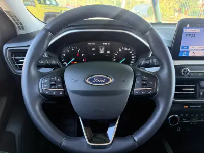 Ford Focus 2019 - 16900 EUR, 25404 km - AUTO.MOTO.pt - 25404km - foto 7 de 16