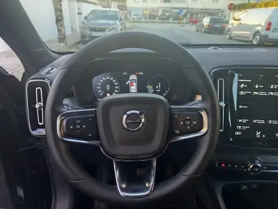 Volvo XC 40 2022 - 29490 EUR, 63800 km - AUTO.MOTO.pt - 63800km - foto 16 de 20