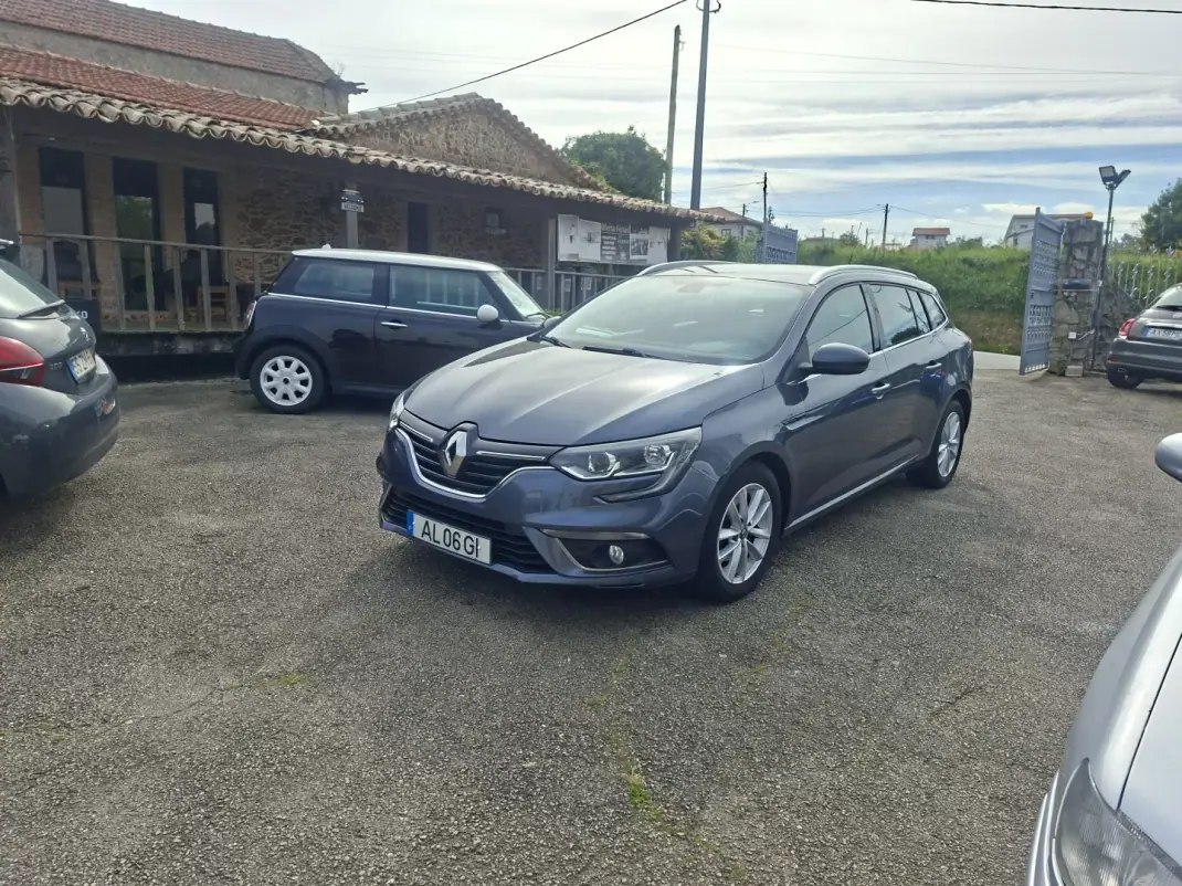 Renault Mégane Sport Tourer 2017 - 11530 EUR, 167840 km - AUTO.MOTO.pt - 167840km - foto 1 de 31