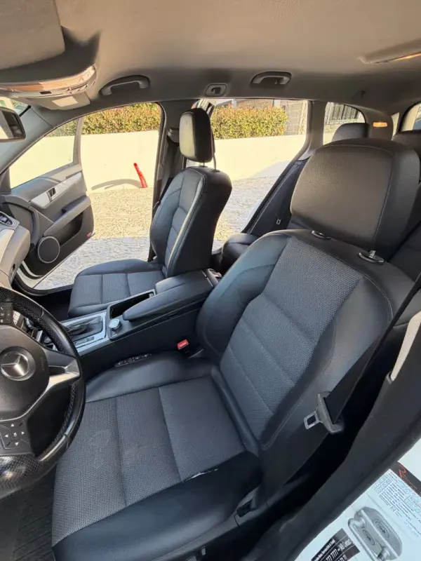 Mercedes-Benz C 220 2011 - 10900 EUR, 315000 km - AUTO.MOTO.pt - 315000km - foto 7 de 10