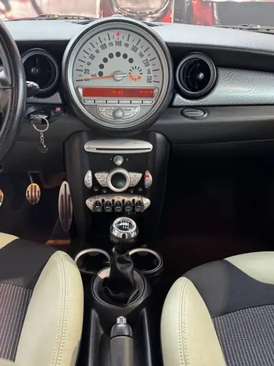 MINI Cooper 2009 - 10500 EUR, 157431 km - AUTO.MOTO.pt - 157431km - foto 10 de 10