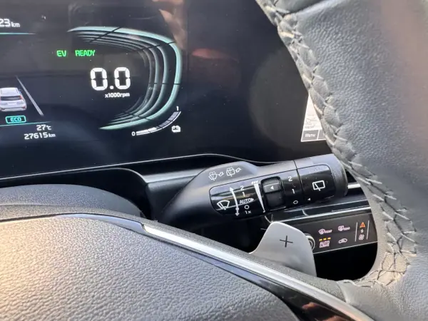 Kia Niro 2024 - 29500 EUR, 27615 km - AUTO.MOTO.pt - 27615km - foto 15 de 26