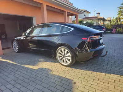 Tesla Model 3 2019 - 23500 EUR, 119000 km - AUTO.MOTO.pt - 119000km - foto 6 de 13