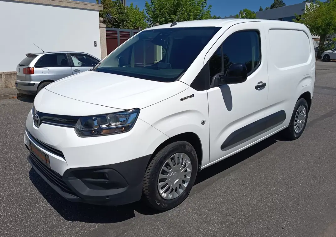 Toyota Proace Verso Electric 2022 - 17990 EUR, 78900 km - 78900km - foto 9 de 22