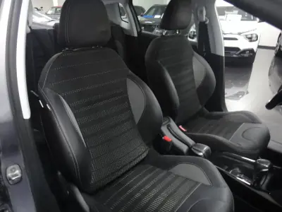 Peugeot 2008 2019 - 10500 EUR, 99000 km - AUTO.MOTO.pt - 99000km - foto 16 de 22