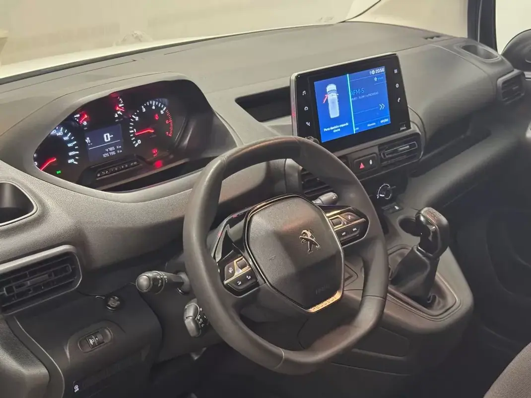 Peugeot Partner 1.6 HDI 100cv 3 Lug 2019 - 13950 EUR, 100000 km - AUTO.MOTO.pt - 100000km - foto 3 de 13