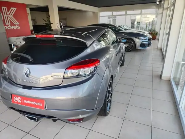 Renault Mégane Coupe 2010 - 18950 EUR, 157000 km - AUTO.MOTO.pt - 157000km - foto 11 de 39