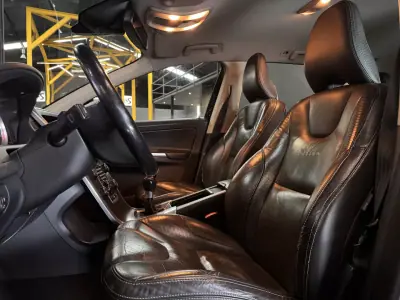 Volvo XC 60 2012 - 16990 EUR, 201000 km - AUTO.MOTO.pt - 201000km - foto 30 de 35