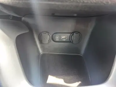 Kia Ceed 2017 - 13250 EUR, 92215 km - AUTO.MOTO.pt - 92215km - foto 15 de 23