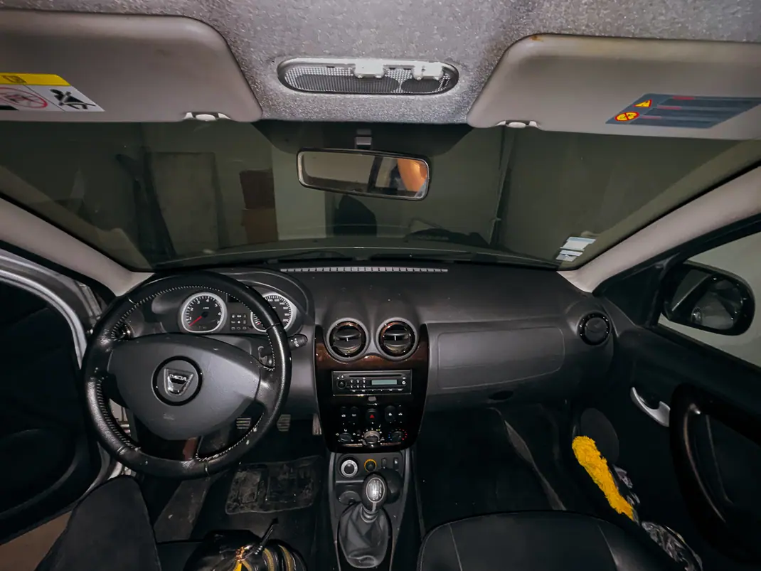 Dacia Duster 2011 - 11000 EUR, 68000 km - AUTO.MOTO.pt - 68000km - foto 12 de 27