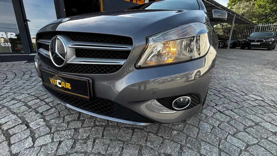 Mercedes-Benz A 180 2012 - 15190 EUR, 129000 km - AUTO.MOTO.pt - 129000km - foto 8 de 16