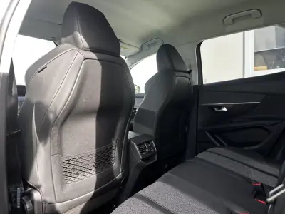 Peugeot 3008 2019 - 15990 EUR, 97900 km - AUTO.MOTO.pt - 97900km - foto 11 de 31