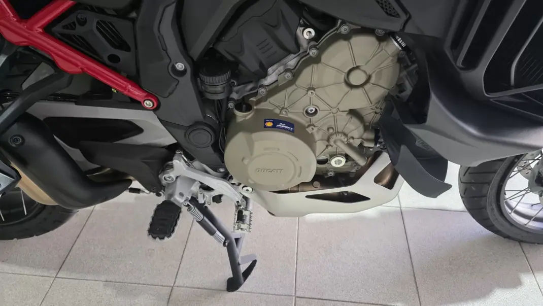 Ducati Multistrada 1260 Enduro 2024 - 28500 EUR, 3867 km - AUTO.MOTO.pt - 3867km - foto 16 de 27