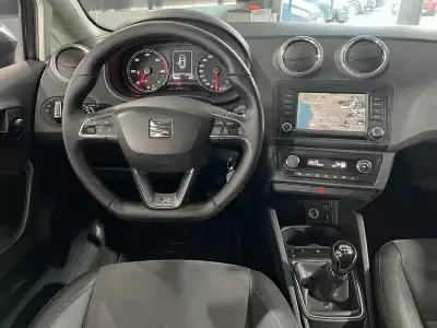 SEAT Ibiza 2016 - 10900 EUR, 186942 km - AUTO.MOTO.pt - 186942km - foto 9 de 25
