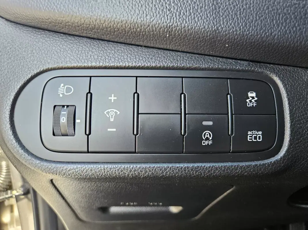 Kia Carens 2018 - 17700 EUR, 104900 km - 104900km - foto 29 de 52