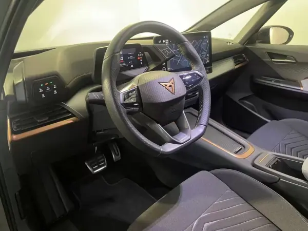 Cupra Born 2024 - 28450 EUR, 41000 km - AUTO.MOTO.pt - 41000km - foto 12 de 31