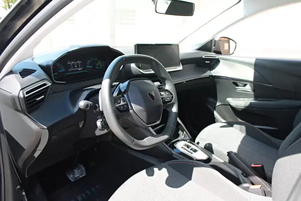 Peugeot 208 2025 - 21550 EUR, 11681 km - AUTO.MOTO.pt - 11681km - foto 10 de 25