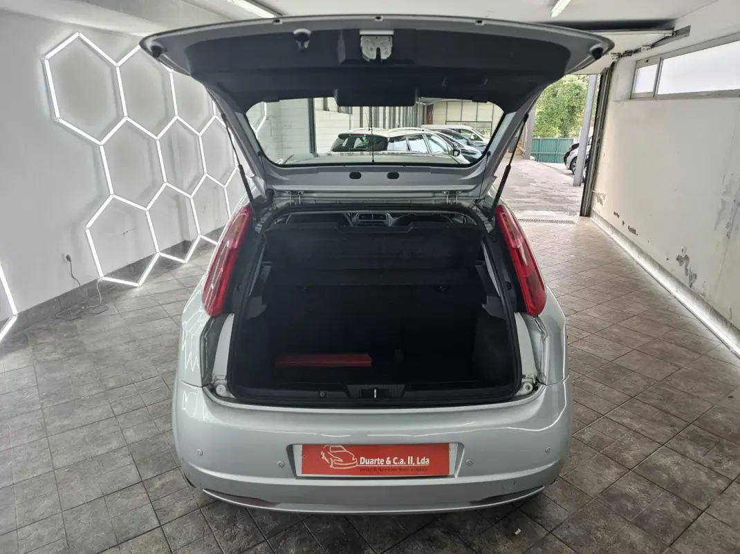 Fiat Grande Punto 2010 - 6000 EUR, 161462 km - AUTO.MOTO.pt - 161462km - foto 35 de 35
